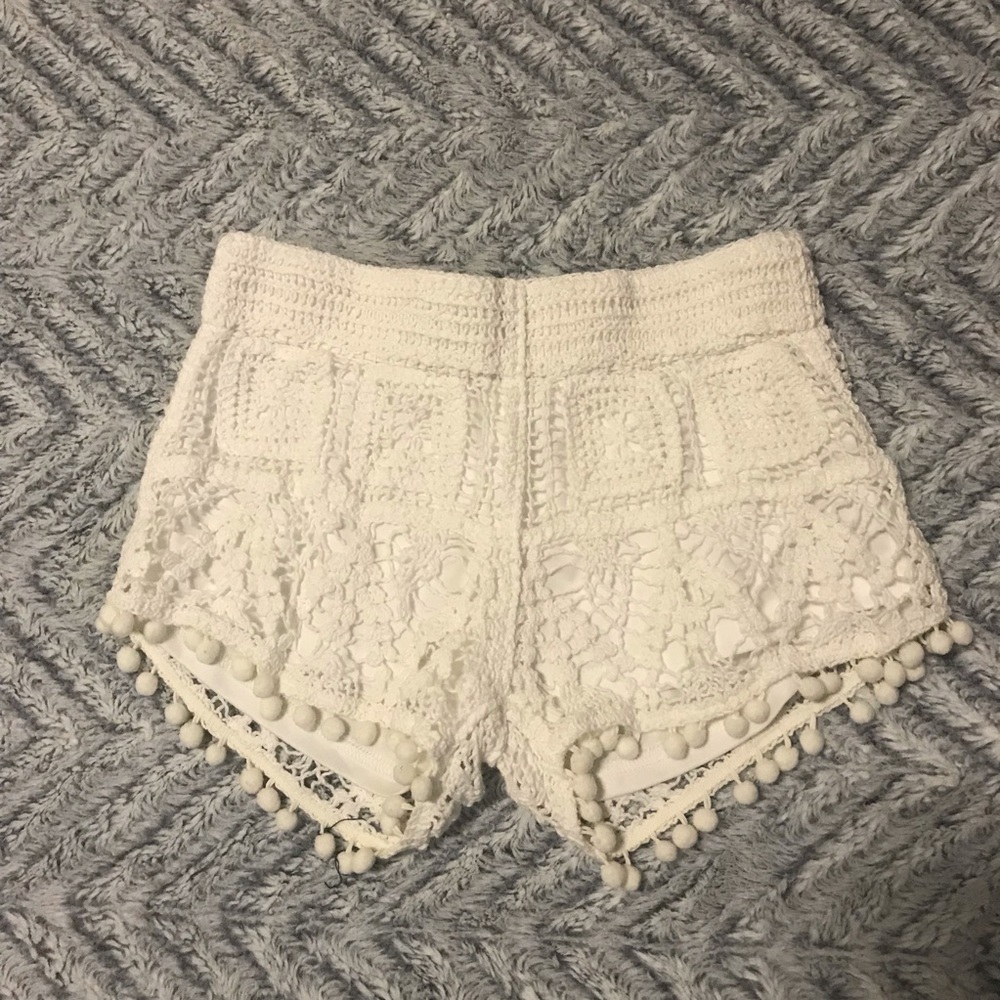 —3for $20–Ivory Surf Gypsy Crochet Shorts